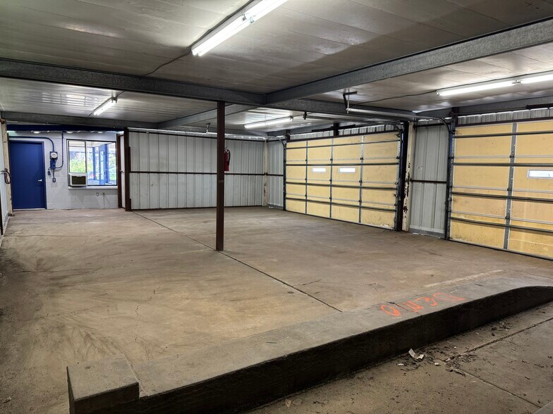 More Photos Of 6200 E Rosedale St, Fort Worth Warehouse For Lease