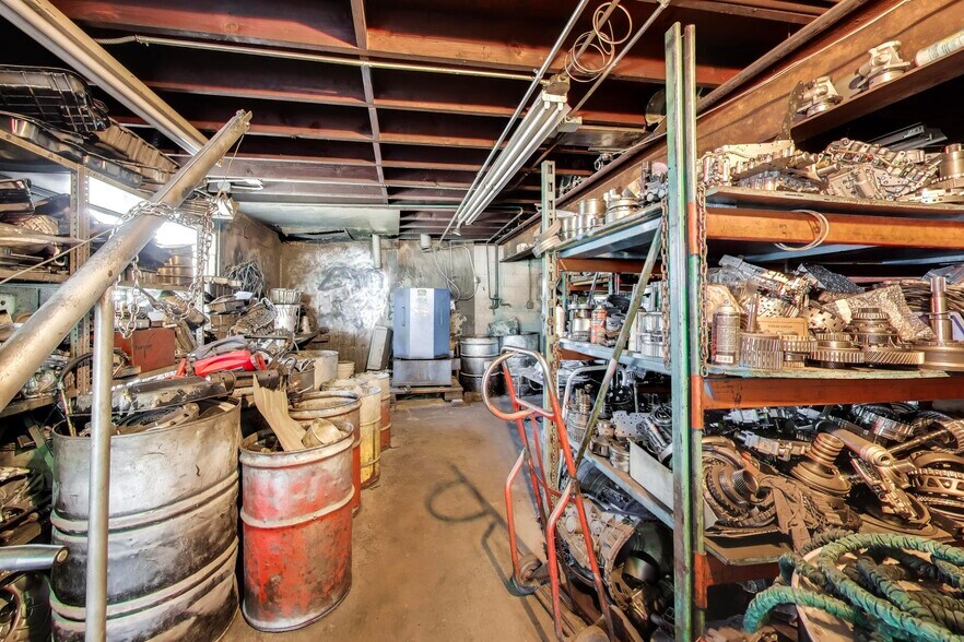More Photos Of 325 W Roosevelt Rd, Villa Park Auto Repair For Sale