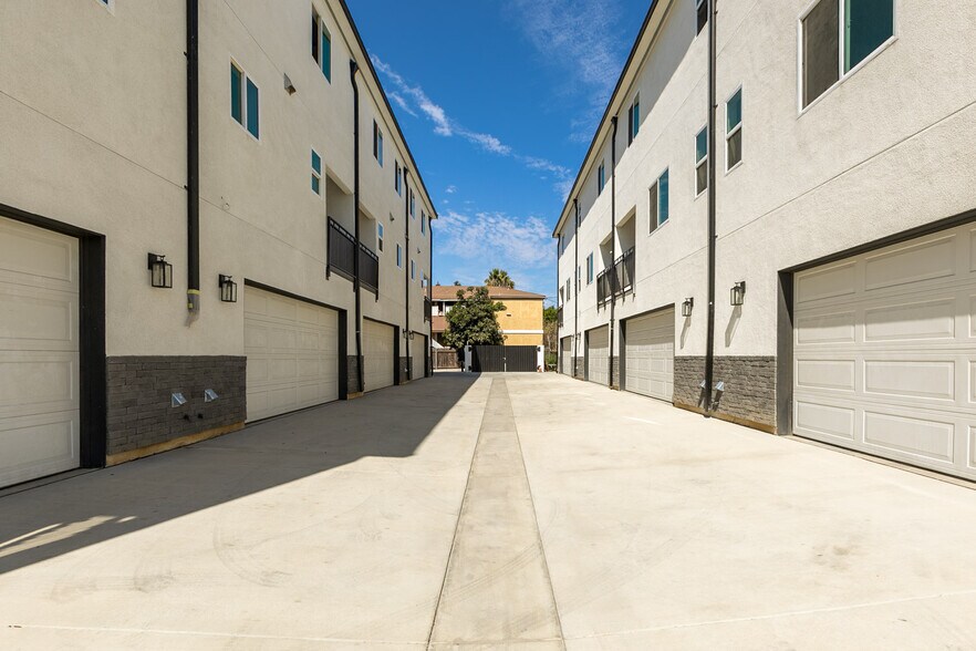 More Photos Of 837 S 47th St, San Diego Apartments For Sale