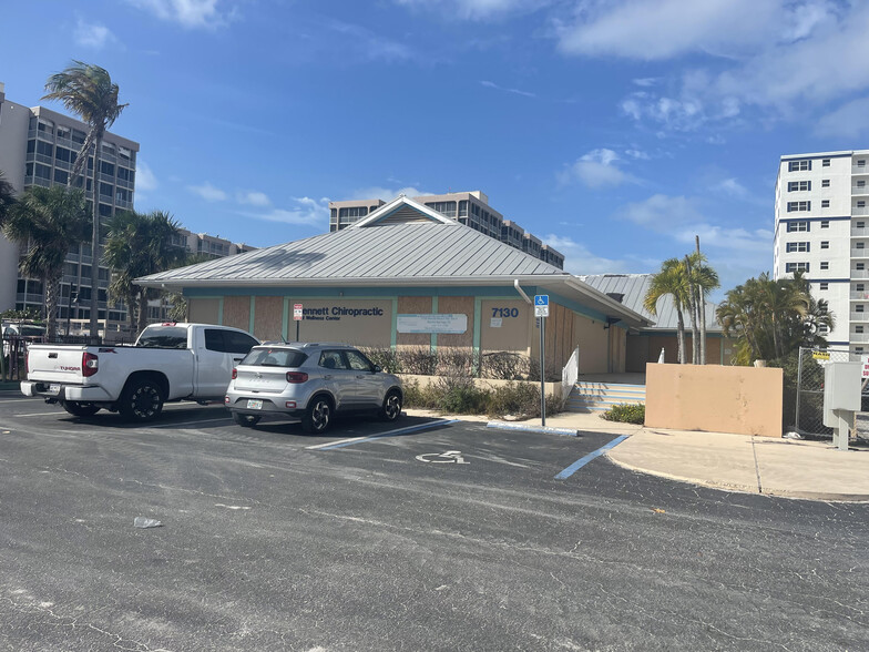 Primary Photo Of 7128 Estero Blvd, Fort Myers Medical For Sale