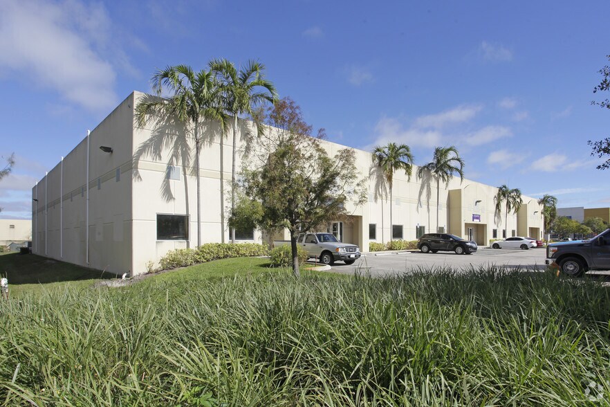 More Photos Of 1907 SW 43rd Ter, Deerfield Beach Warehouse For Lease