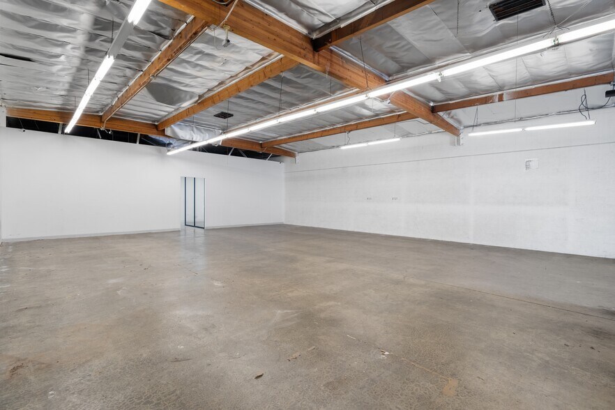 More Photos Of 757 E 14th Pl, Los Angeles Warehouse For Sale