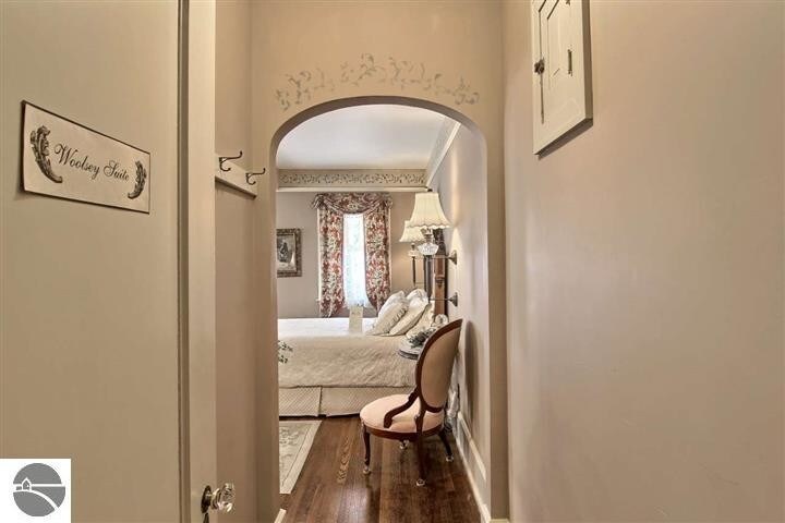 More Photos Of 230 Wellington St, Traverse City Hospitality For Sale