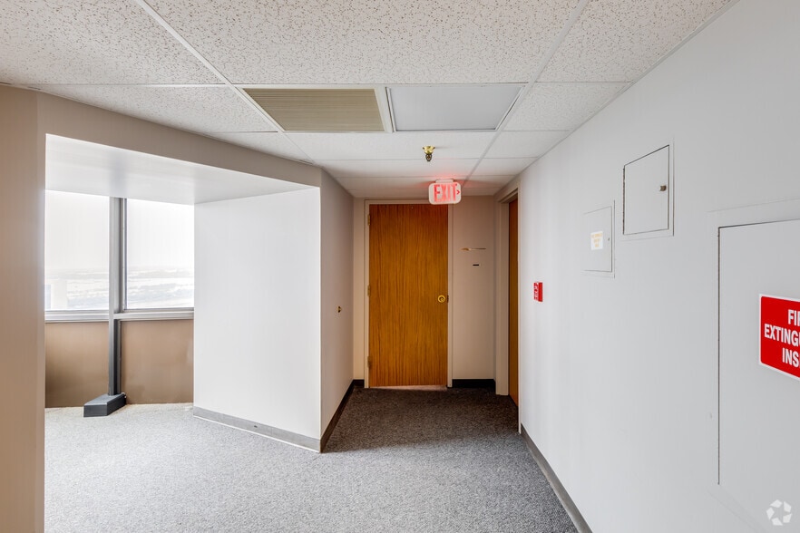 Photo of 39th Floor Ste 60-3900