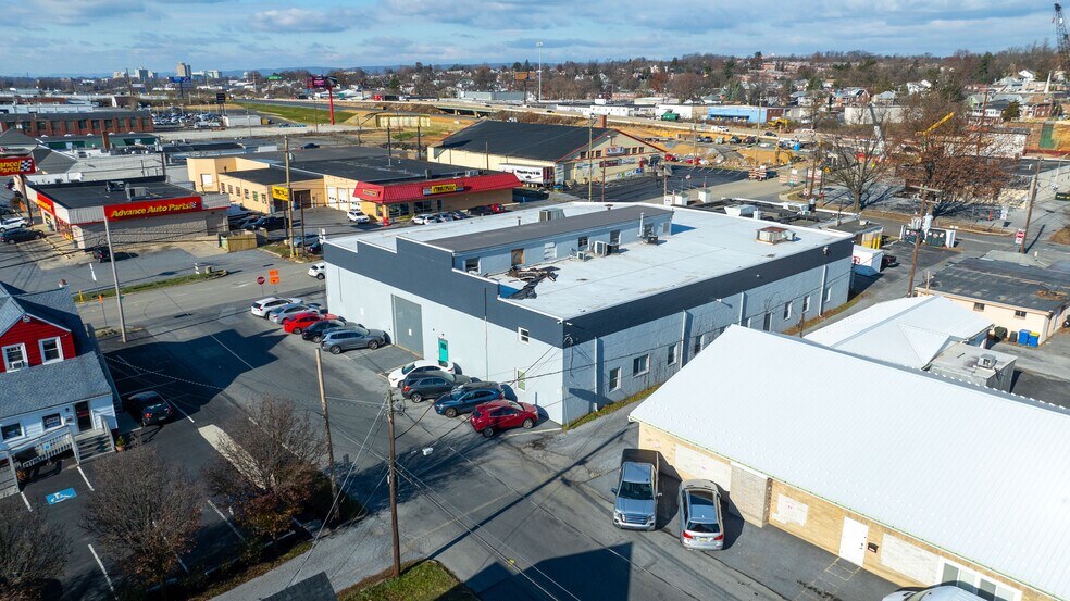 More Photos Of 2900 Sycamore St, Harrisburg Flex For Sale