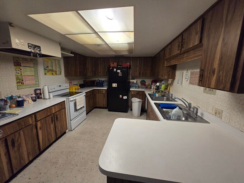 More Photos Of 8810 W Norfolk St, Tampa Schools For Sale