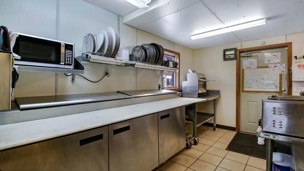 More Photos Of 613 E La Salle Ave, Barron Restaurant For Sale