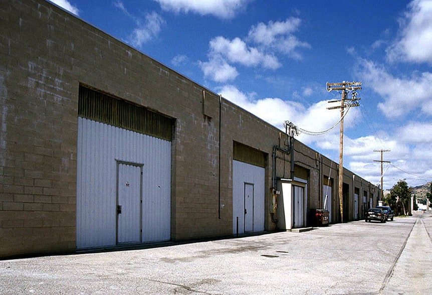 More Photos Of 9730-9744 Variel Ave, Chatsworth Warehouse For Lease