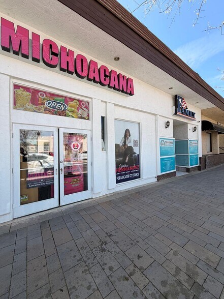 More Photos Of 566 W Lancaster Blvd, Lancaster Office For Sale