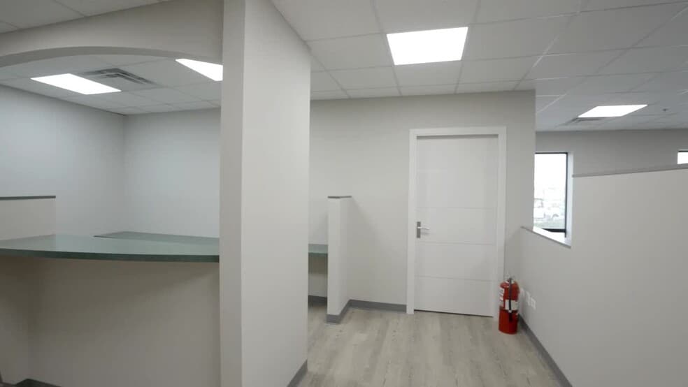 More Photos Of 9950 Lawrence Ave, Schiller Park Unknown For Lease