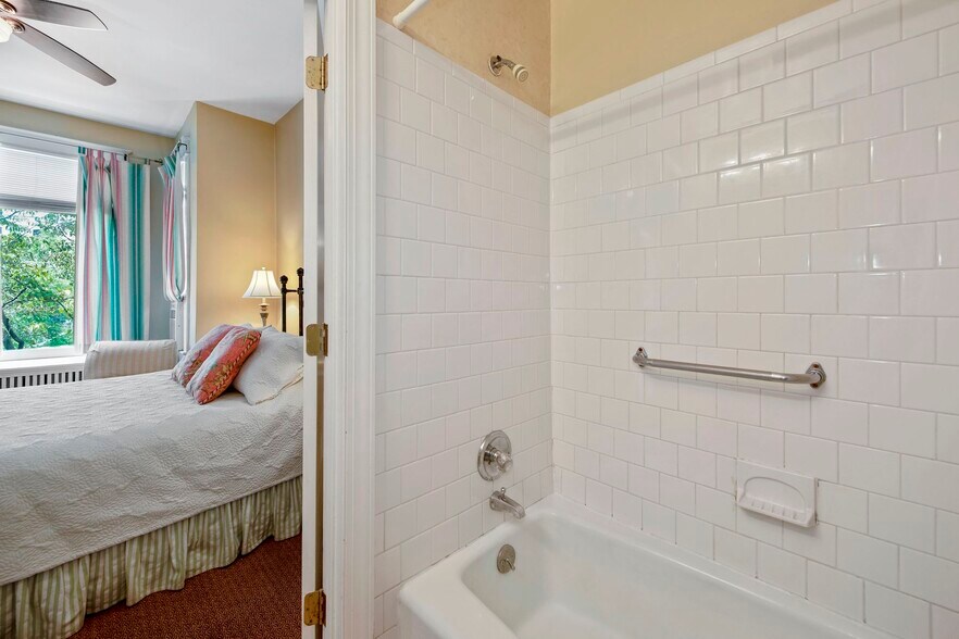 More Photos Of 1755 18th St Nw, Washington Apartments For Sale