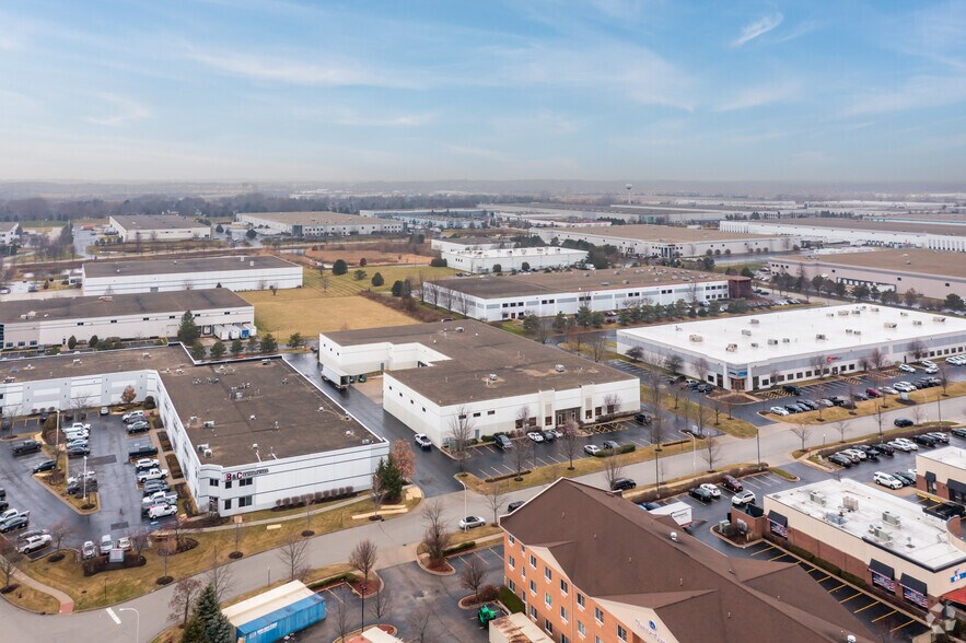 More Photos Of 2360-2380 Vantage Dr, Elgin Warehouse For Lease