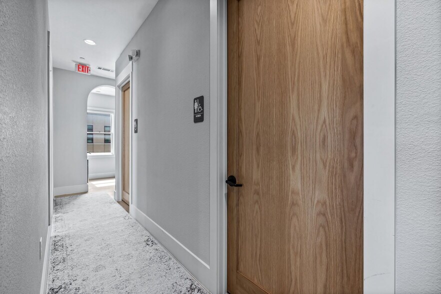 More Photos Of 161 Summit Ave, Southlake Office Residential For Lease