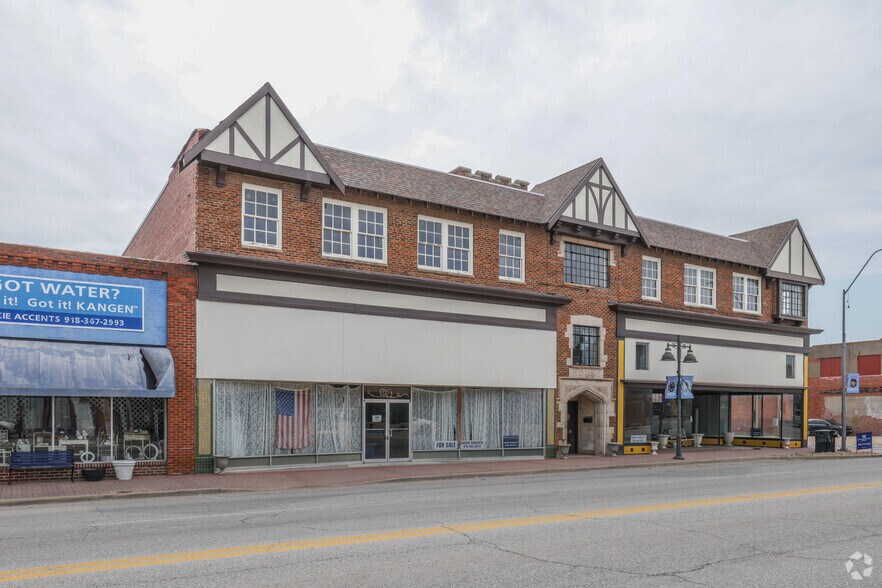 More Photos Of 305 N Main St, Bristow General Retail For Sale