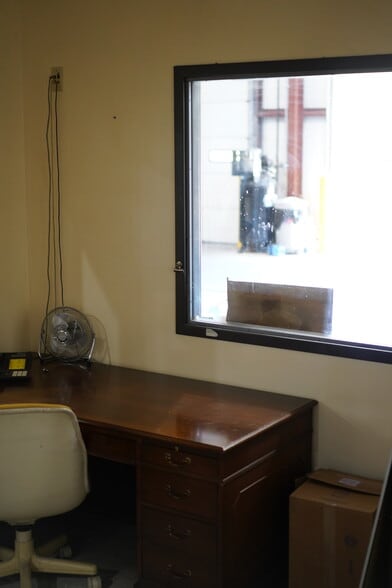 More Photos Of 29 Menzie Bottoms Rd, Butler Warehouse For Sale