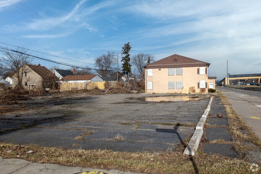 More Photos Of 9001 Southfield Fwy, Detroit Apartments For Sale