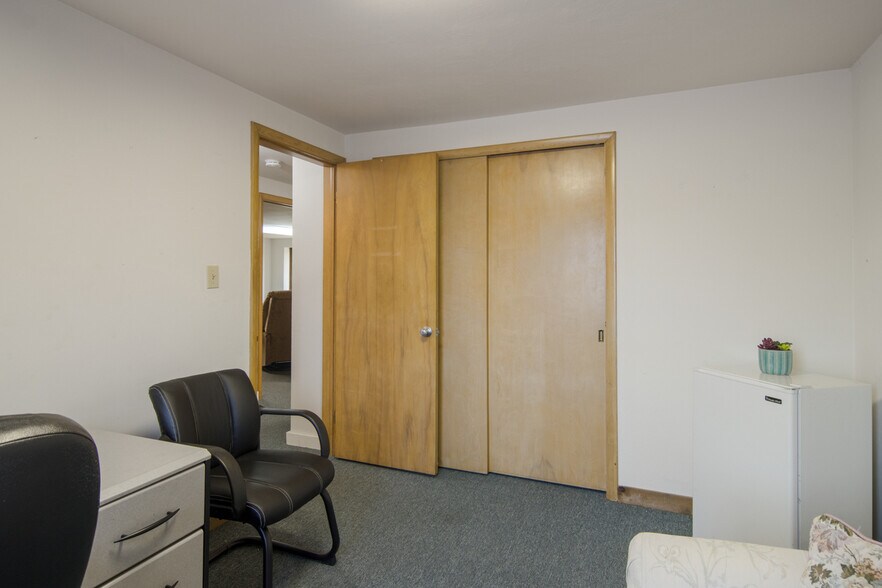 More Photos Of 1070 W Houghton Lake Dr, Prudenville Medical For Sale