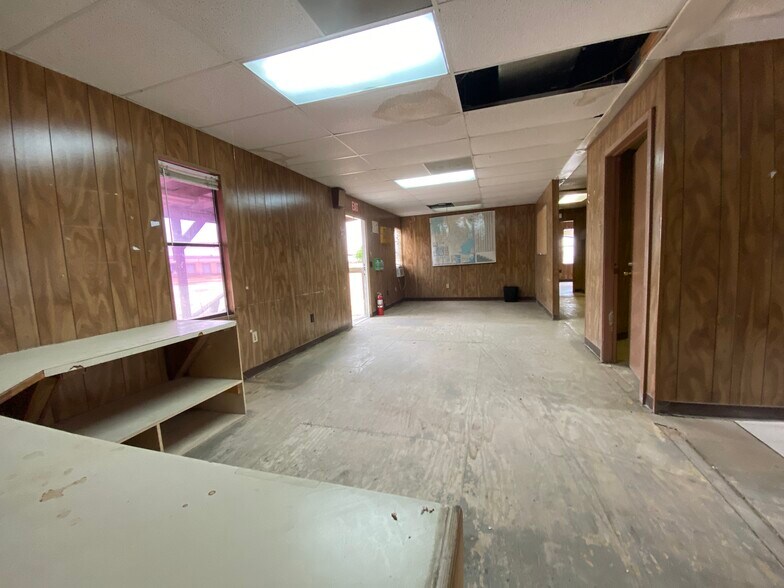 More Photos Of 438 Flournoy Rd, Alice Industrial For Lease