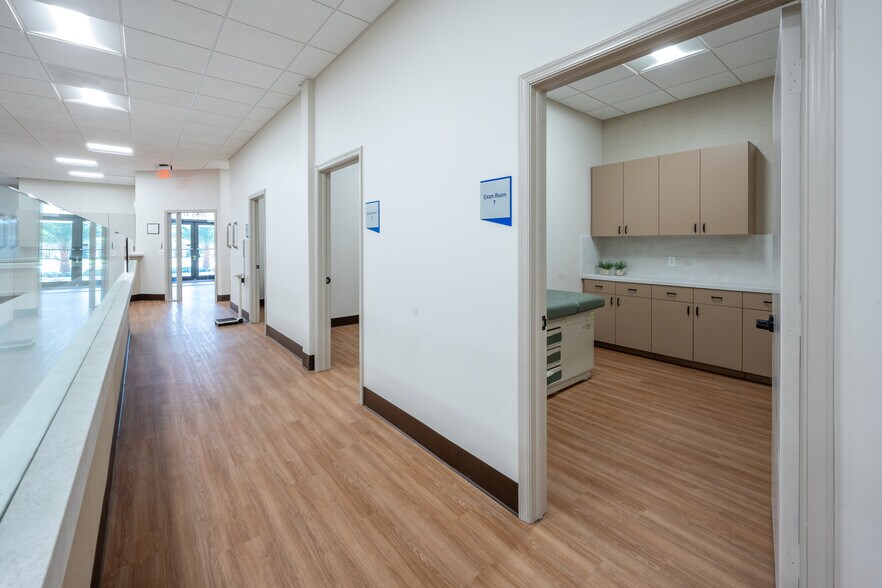 More Photos Of 3795 Boynton Beach Blvd, Boynton Beach Medical For Lease