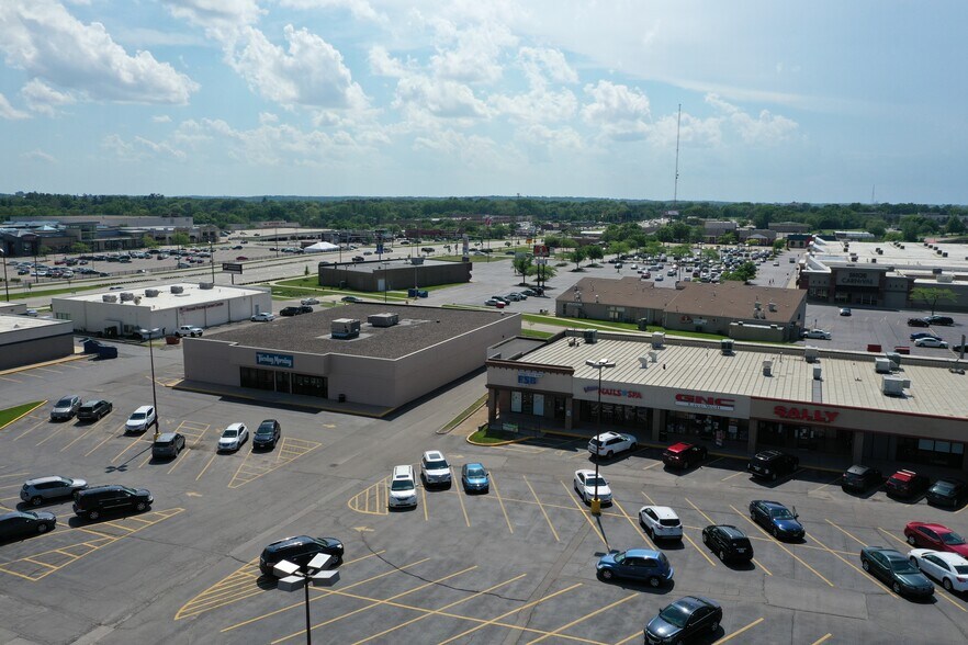 More Photos Of 1370 Twixt Town Rd, Marion Freestanding For Lease