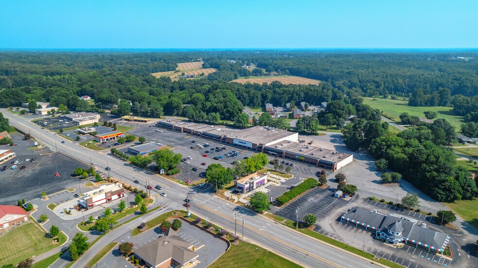 More Photos Of 2092-2142 Statesville Blvd, Salisbury Unknown For Lease