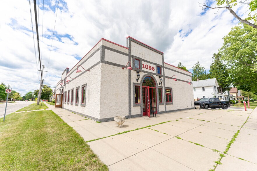 More Photos Of 1088 S University St, Mount Pleasant Restaurant For Lease