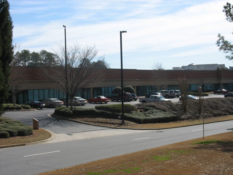More Photos Of 1005 Alderman Dr, Alpharetta Research And Development For Lease