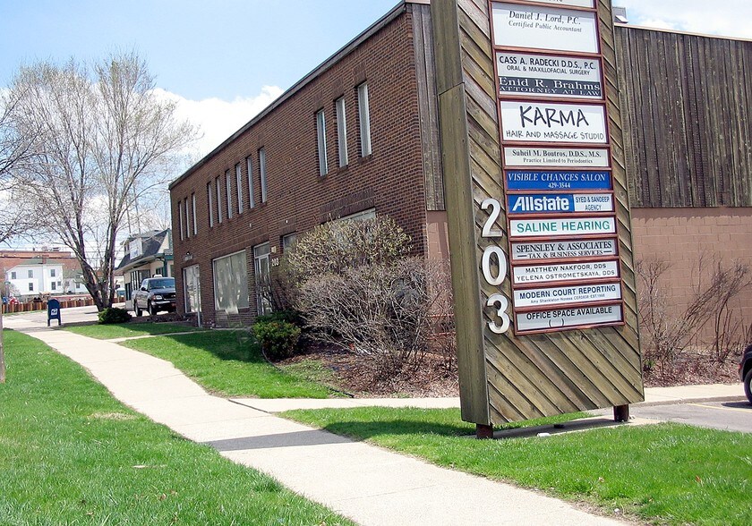 More Photos Of 203 W Michigan Ave, Saline Medical For Lease