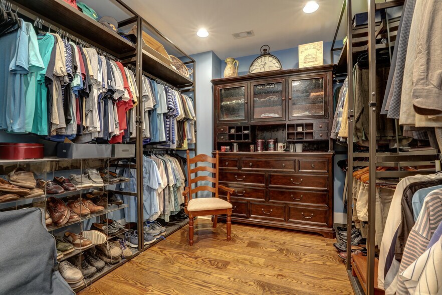 More Photos Of 2972 Lookout Pl NE, Atlanta Office Residential For Sale