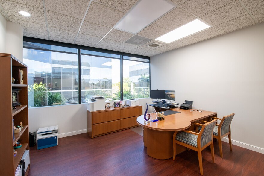 More Photos Of 4800 N Federal Hwy, Boca Raton Medical For Lease