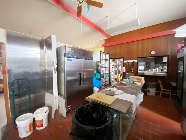 More Photos Of 221 Washington Ave, Riverton Religious Facility For Sale