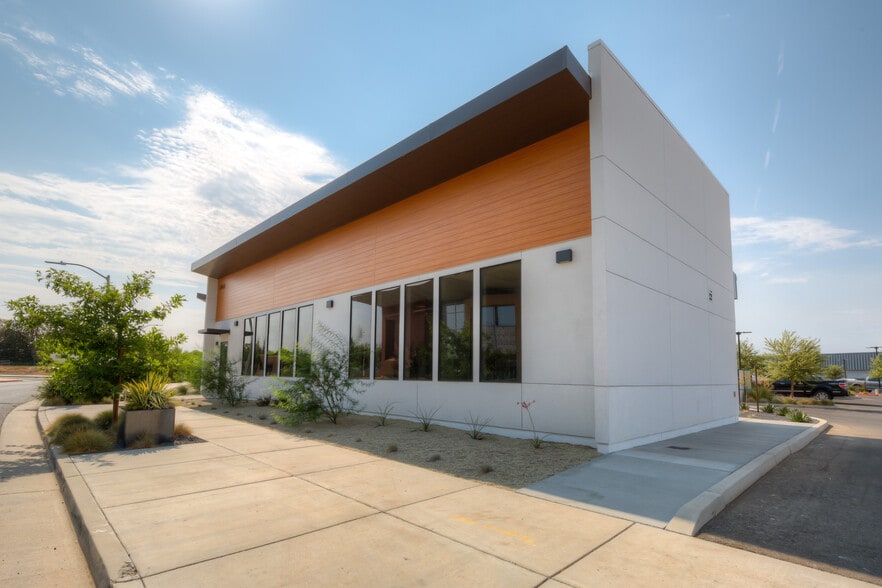 More Photos Of 2455 Beacon St, Chico Office For Lease