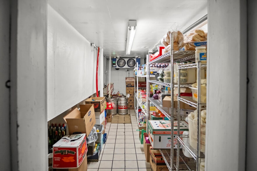 More Photos Of 5600 Lapeer Rd, Kimball Restaurant For Sale