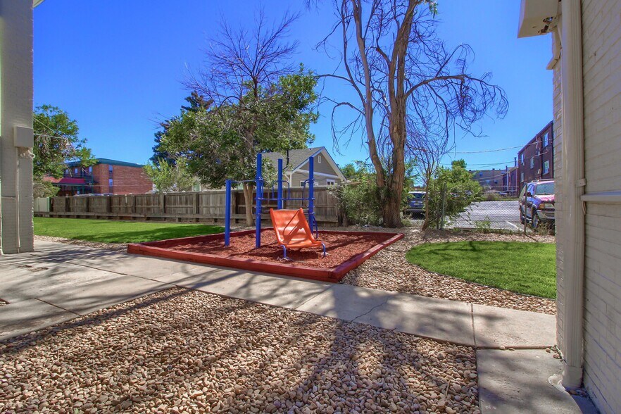 More Photos Of 1422 Macon St, Aurora Apartments For Sale