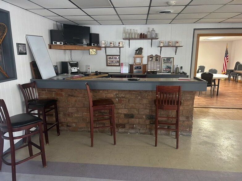 More Photos Of 122 1st Ave, Waterford Flex For Sale