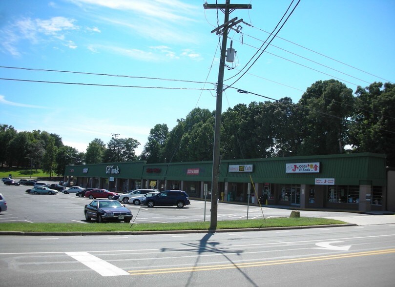 More Photos Of 1902-1922 Coliseum Blvd, Greensboro Unknown For Lease