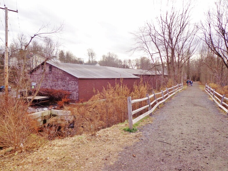 More Photos Of 11 Water St, New Paltz Freestanding For Sale