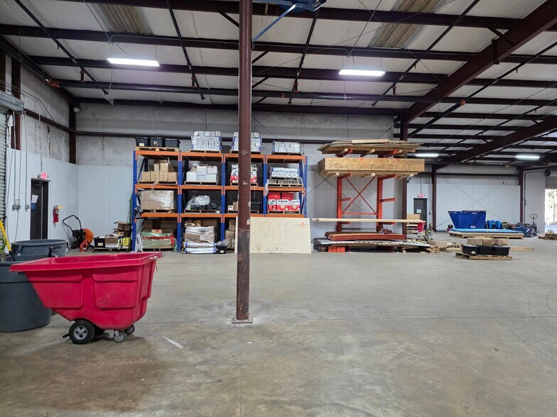 More Photos Of 318 Bell Park Dr, Woodstock Distribution For Lease