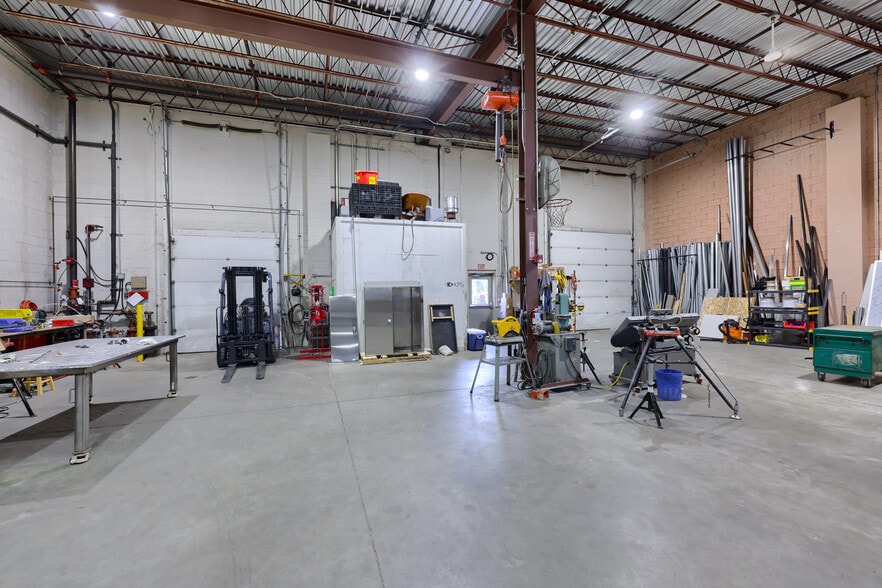 More Photos Of 625 Spring St, Wyomissing Office For Sale