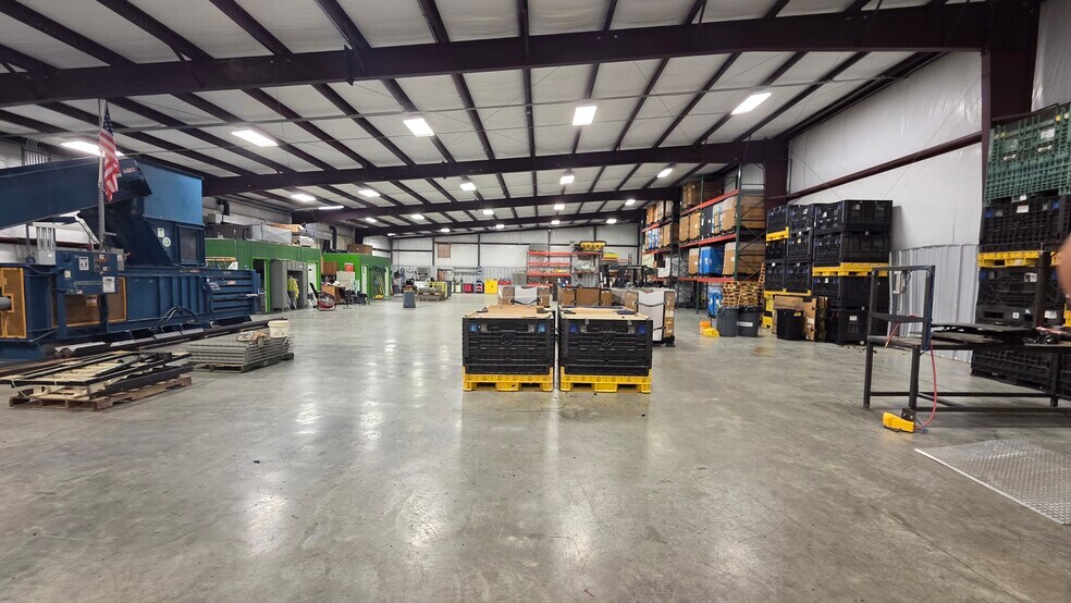 More Photos Of 15 Cooperative Way, Wright City Industrial For Lease