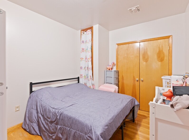 More Photos Of 614-616 Broadway, Bayonne Restaurant For Sale