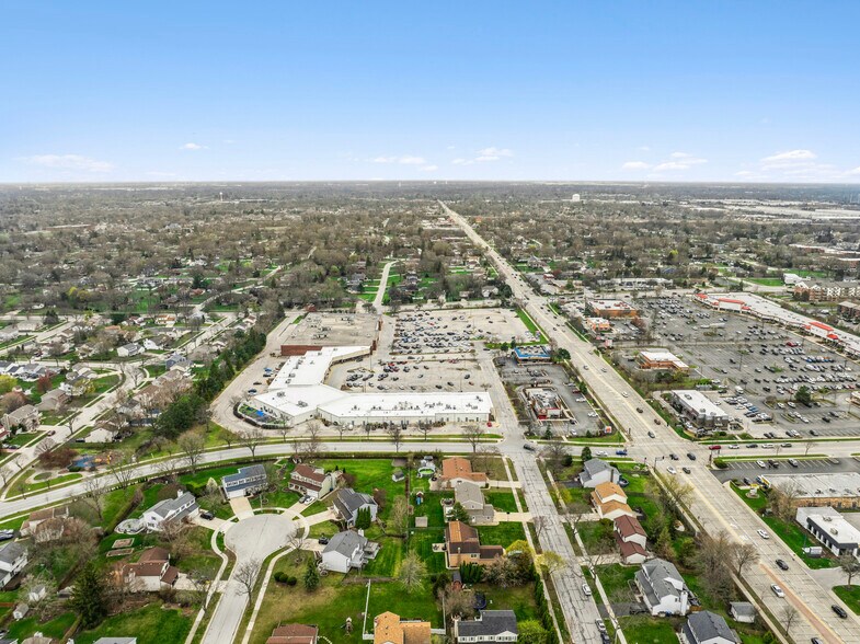 More Photos Of 1023-1127 S Roselle Rd, Schaumburg Freestanding For Sale