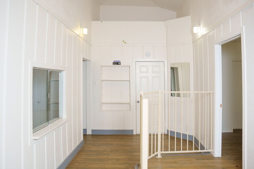 More Photos Of 6628 Crestway Dr, San Antonio Flex For Sale