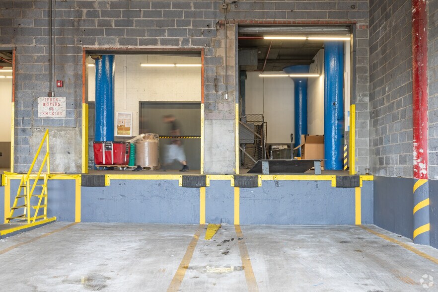 More Photos Of 184-10-184-60 Jamaica Ave, Jamaica Manufacturing For Lease