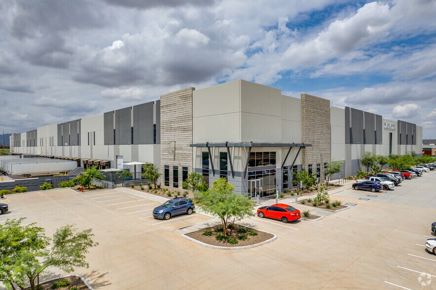 More Photos Of 17017 W Indian School Rd, Goodyear Distribution For Lease