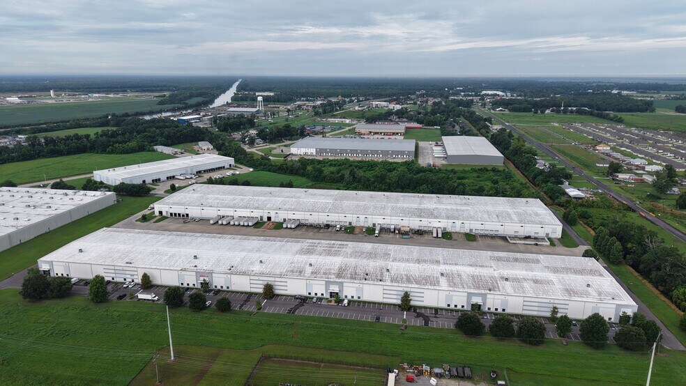 More Photos Of 1870 Grand Terre Ln, Port Allen Distribution For Lease