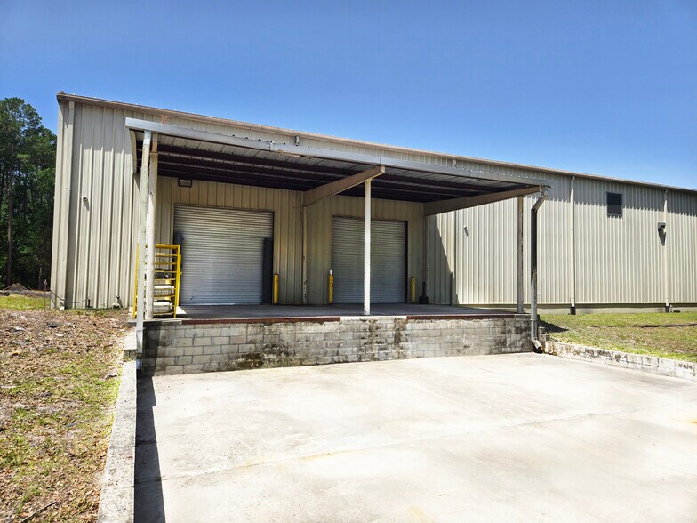 More Photos Of 7660 Gainesville Ave, Jacksonville Warehouse For Lease