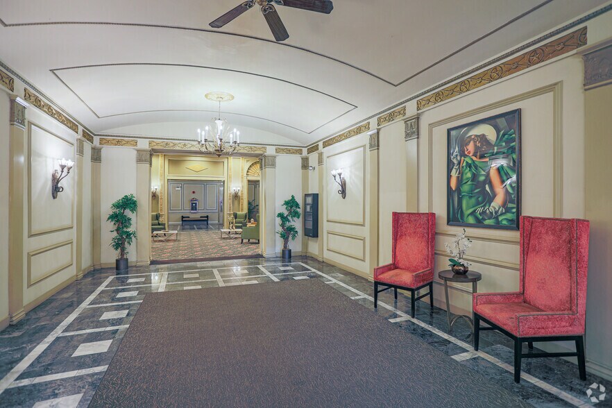 More Photos Of 5240 N Sheridan Rd, Chicago Apartments For Lease