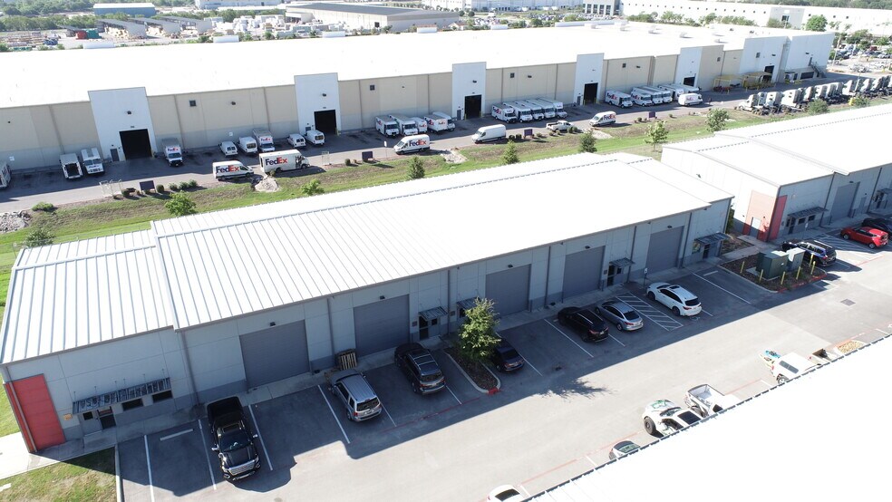 More Photos Of 7637 Fm 3009, Schertz Light Distribution For Sale