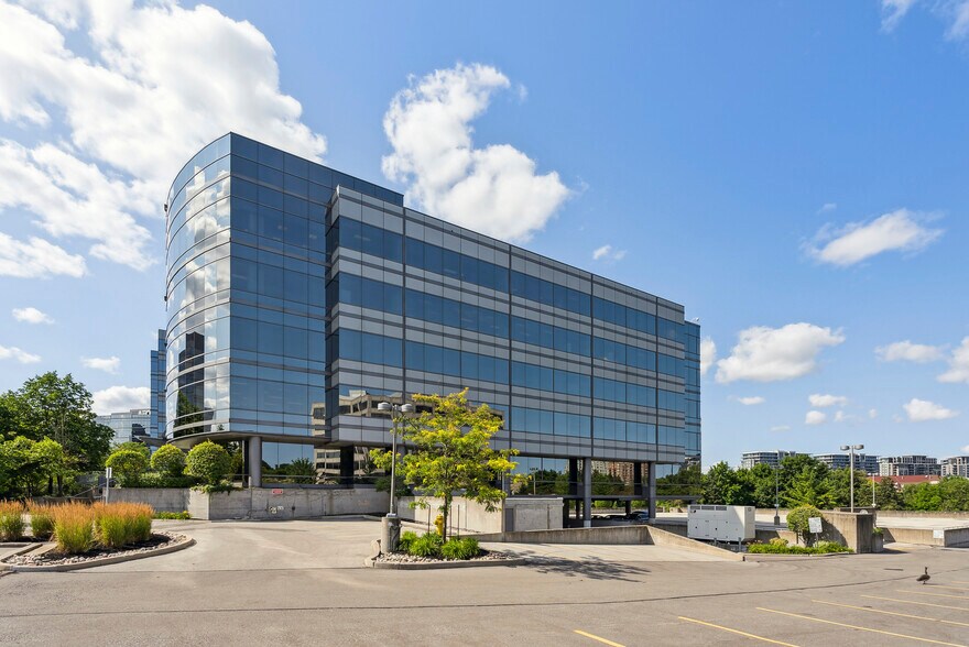 More Photos Of 165 Commerce Valley Dr W, Markham Office For Sale